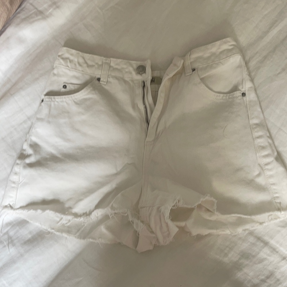 White Mom Shorts — Topshop — Size 4 US
